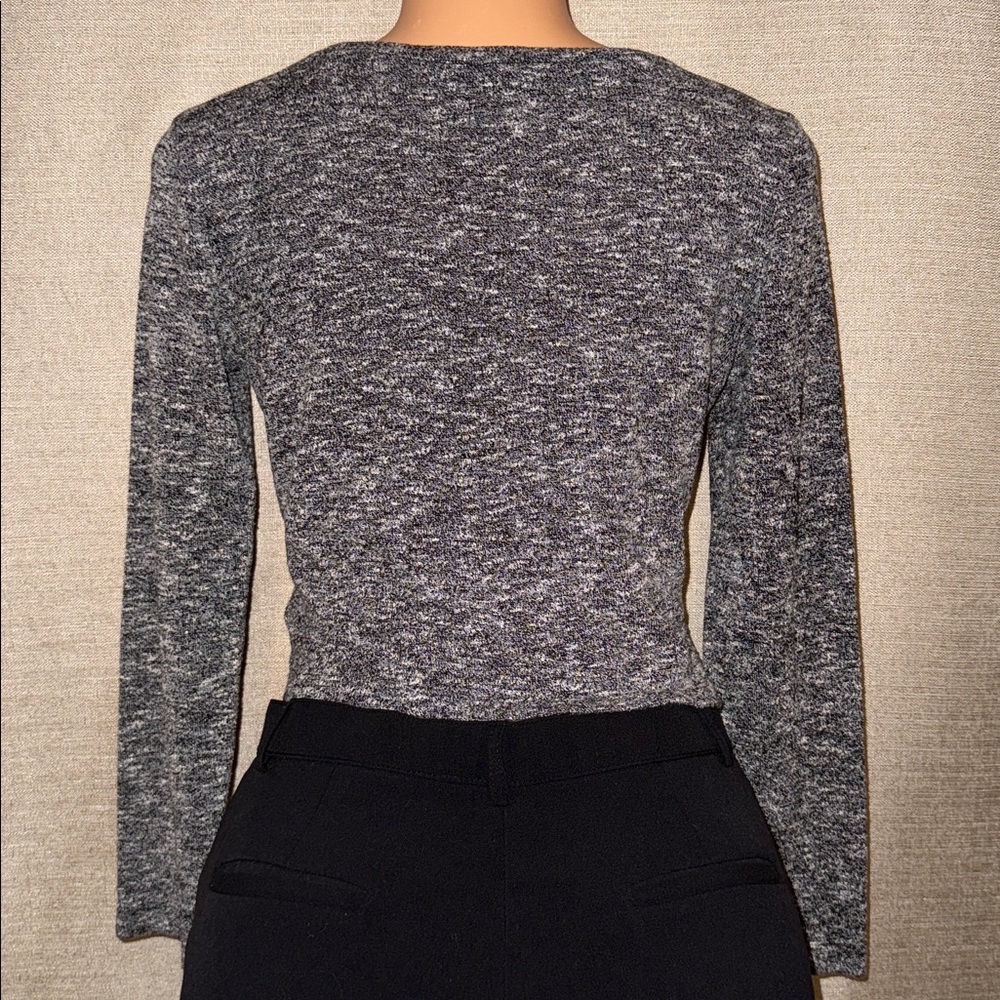 Forever 21 Gray Textured Long Sleeve Crop Top - Size Small - Picture 2 of 3